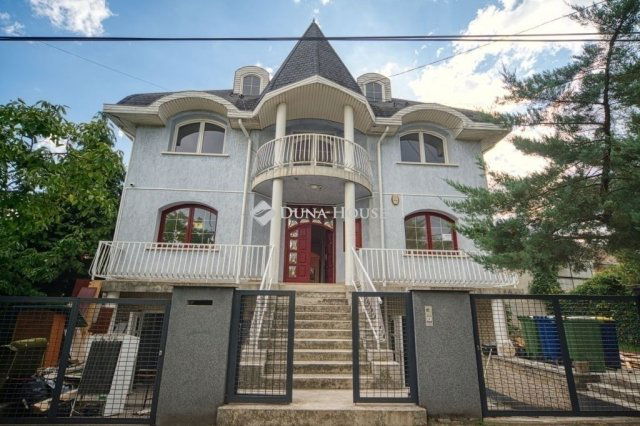 Eladó téglalakás, Budapesten, XVIII. kerületben 100 M Ft