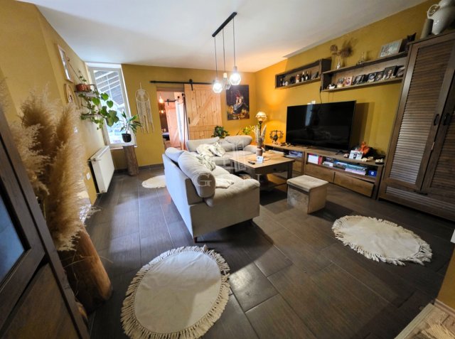 Eladó családi ház, Veszprémben 93.5 M Ft, 2+2 szobás