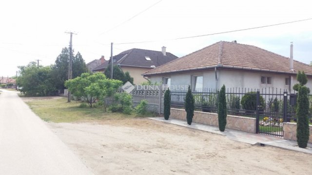 Eladó családi ház, Pilisen 82.9 M Ft, 4 szobás