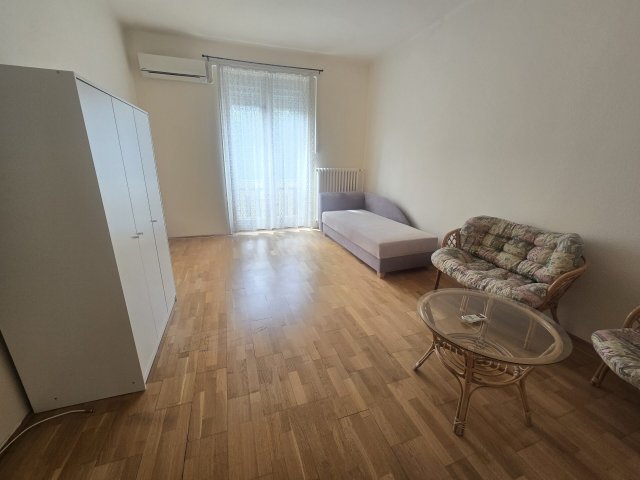 Kiadó téglalakás, albérlet, V. kerületben, Balaton utcában