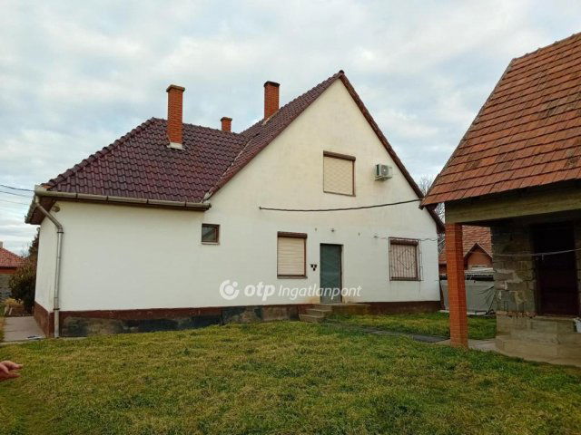 Eladó családi ház, Biharkeresztesen 38.5 M Ft, 5 szobás