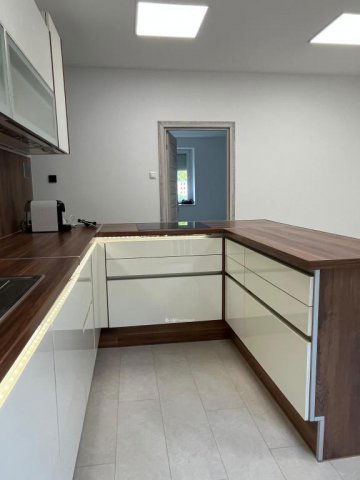 Eladó téglalakás, Komlón 34.5 M Ft, 2 szobás