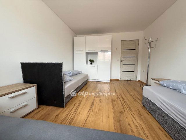 Eladó ikerház, Nyíregyházán 55 M Ft, 3 szobás