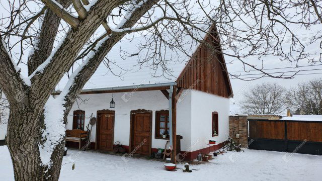 Eladó családi ház, Győrzámolyon 129 M Ft, 5 szobás
