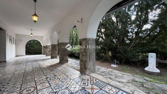 Eladó családi ház, Szentendrén 189 M Ft, 5 szobás