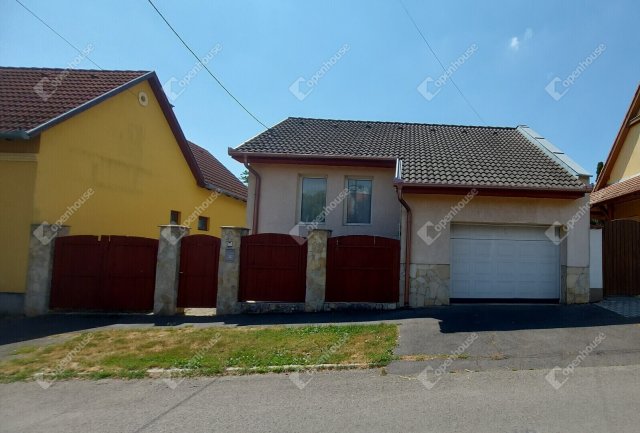 Eladó családi ház, Kaposváron 136.9 M Ft, 4 szobás