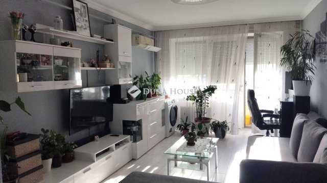 Eladó panellakás, Dorogon, Schlattner Jenő utcában 47.9 M Ft