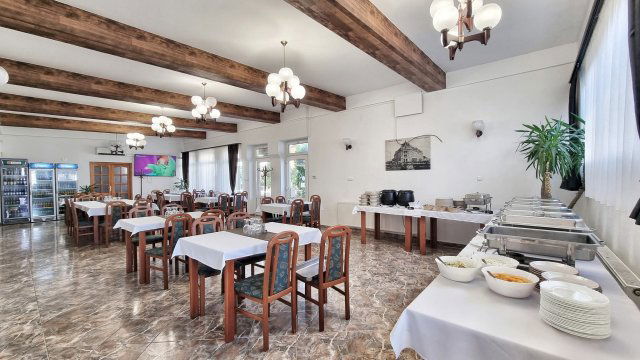 Eladó üzlethelyiség, Nyíregyházán 215 M Ft, 5 szobás