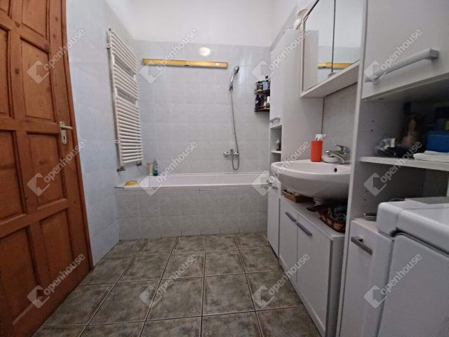 Eladó családi ház, Debrecenben 95.8 M Ft, 4 szobás