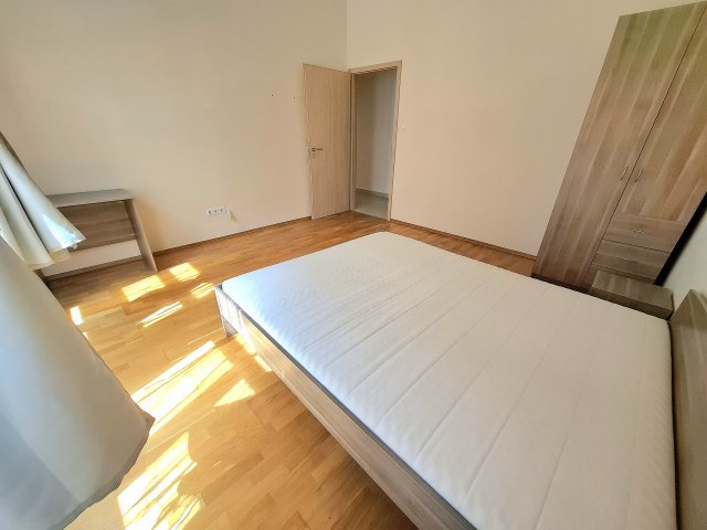 Eladó téglalakás, Budapesten, VI. kerületben, Jókai utcában