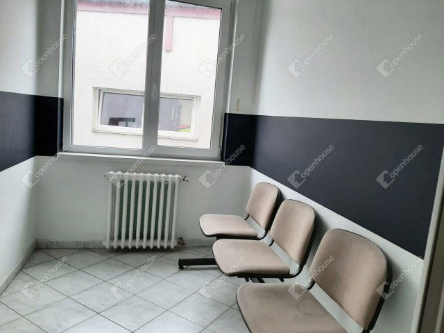 Kiadó iroda, Debrecenben 96 E Ft / hó, 1 szobás