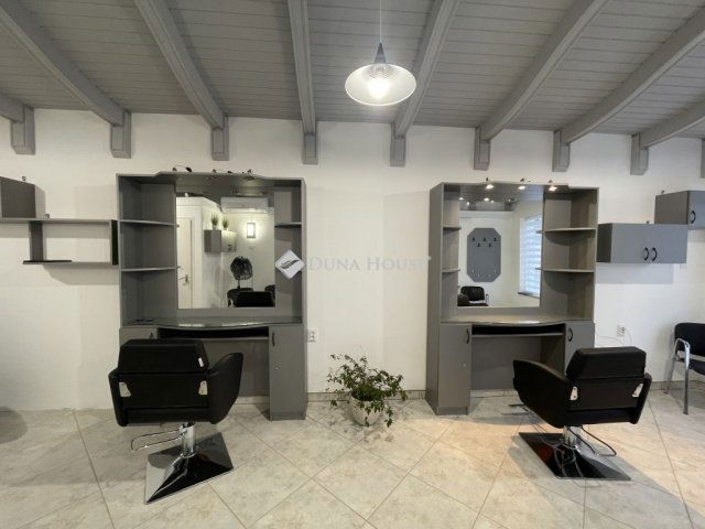 Kiadó üzlethelyiség, Nyergesújfaluban 50 E Ft / hó