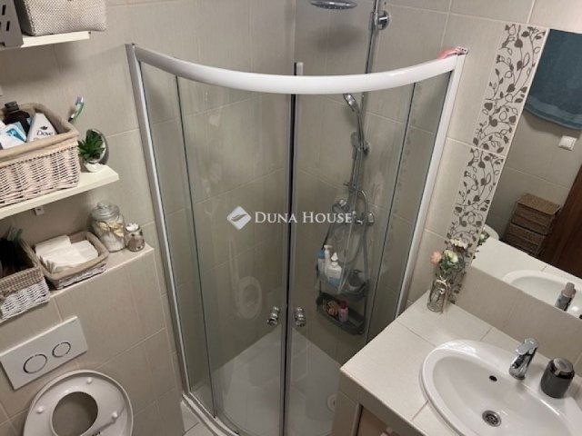 Eladó családi ház, Helvécián 89.9 M Ft, 4 szobás