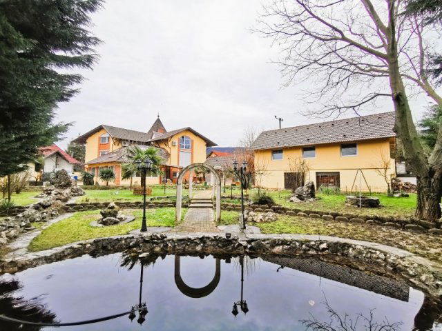 Eladó családi ház, Siklóson 267.33 M Ft, 6 szobás