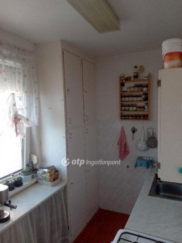 Eladó panellakás, Budapesten, III. kerületben 59 M Ft, 1+2 szobás