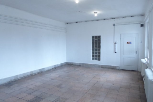 Kiadó ipari ingatlan, Pécsett, Szentlőrinci úton 29 E Ft / hó