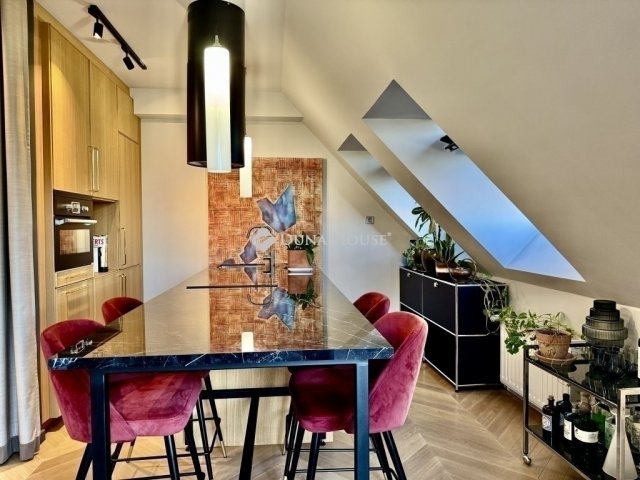 Eladó téglalakás, Budapesten, VI. kerületben 183 M Ft, 3 szobás