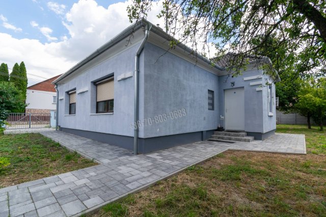Eladó családi ház, Mosonmagyaróváron 67 M Ft, 2 szobás