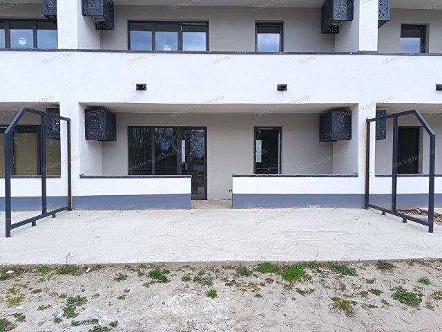 Eladó téglalakás, Komáromban 45.923 M Ft, 2 szobás