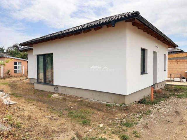 Eladó családi ház, Szombathelyen 57 M Ft, 4 szobás