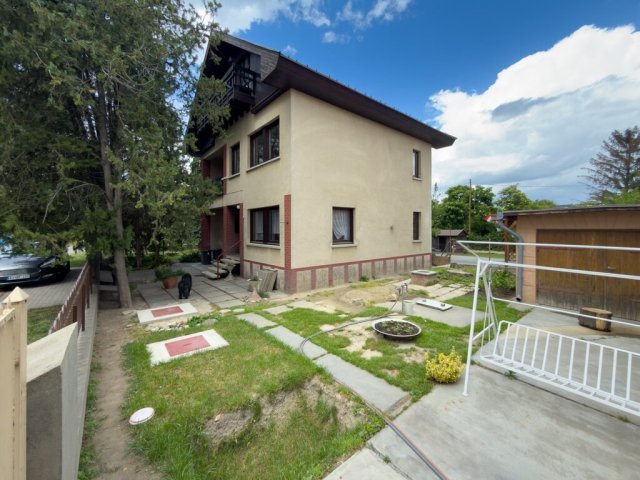 Eladó családi ház, Szigetszentmiklóson 99.999 M Ft, 7 szobás