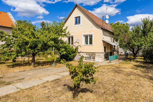 Eladó családi ház, Budakalászon 95 M Ft, 3 szobás