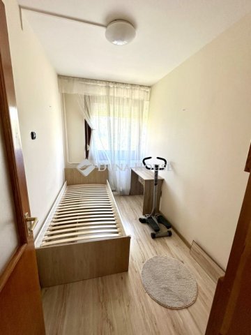Kiadó panellakás, albérlet, Kecskeméten, Pákozdi Csata utcában