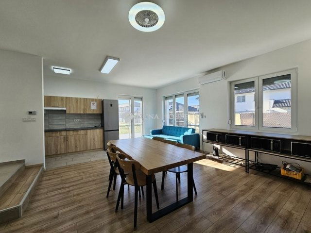 Eladó ikerház, Gödön 119.9 M Ft, 6 szobás