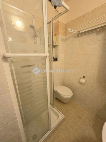 Kiadó téglalakás, albérlet, Pécsett 210 E Ft / hó, 2 szobás