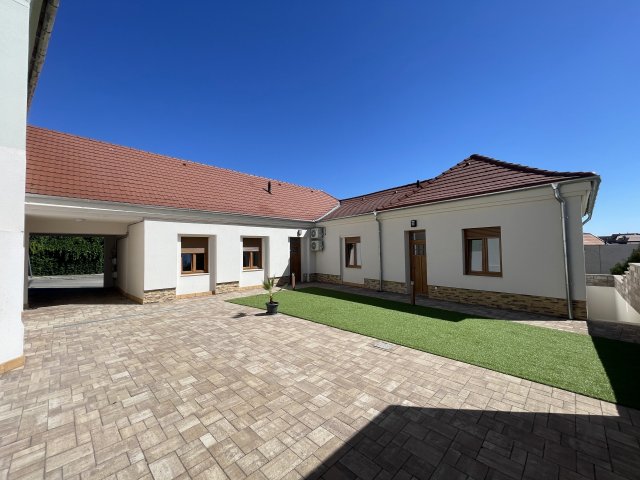 Eladó téglalakás, Veszprémben 77 M Ft, 2 szobás