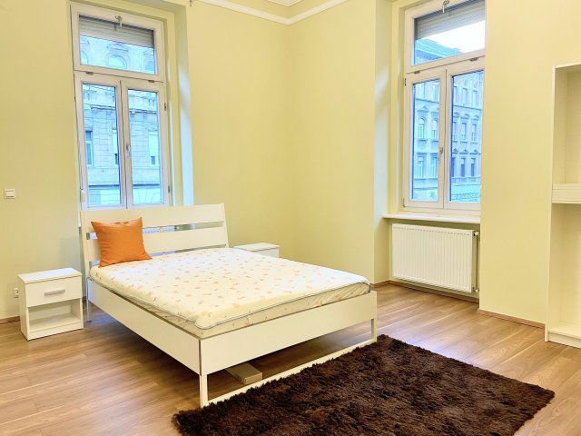 Eladó téglalakás, Budapesten, VII. kerületben 74 M Ft, 2 szobás