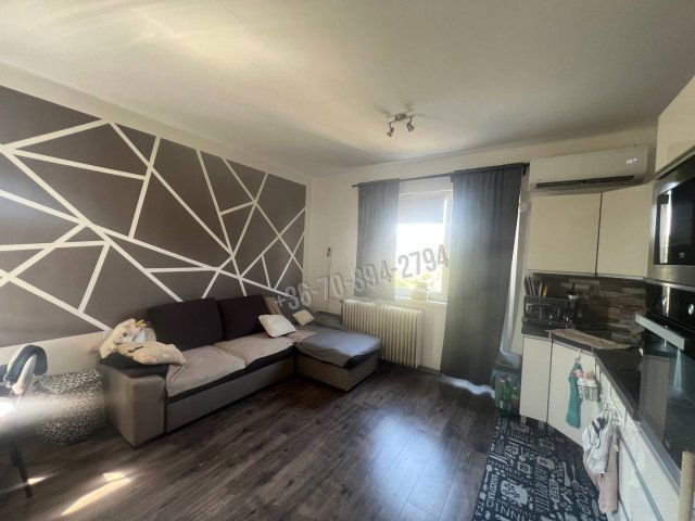 Eladó téglalakás, Oroszlányban 31.5 M Ft, 1+1 szobás