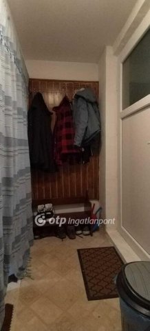 Eladó téglalakás, Pécsett 11.2 M Ft, 1 szobás