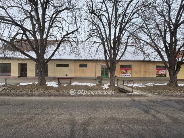 Eladó üzlethelyiség, Báron 26.3 M Ft / költözzbe.hu