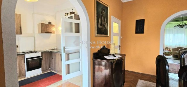 Eladó téglalakás, Sopronban 87 M Ft, 5 szobás