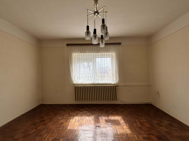 Eladó családi ház, Kápolnán 22 M Ft, 4 szobás