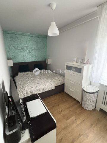 Eladó panellakás, Kecskeméten 49.8 M Ft, 3 szobás