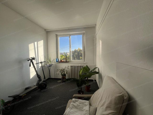 Eladó panellakás, Tatabányán 52.5 M Ft, 4 szobás