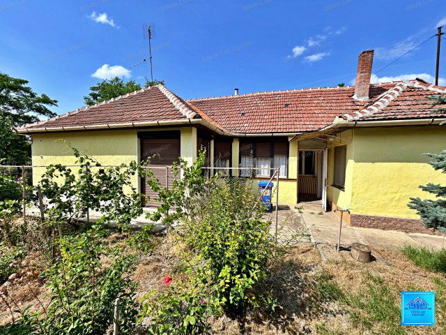 Eladó családi ház, Békésen 12.5 M Ft, 3 szobás