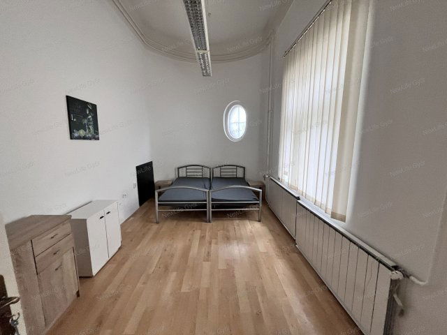 Eladó családi ház, Győrött 69.9 M Ft, 6+2 szobás