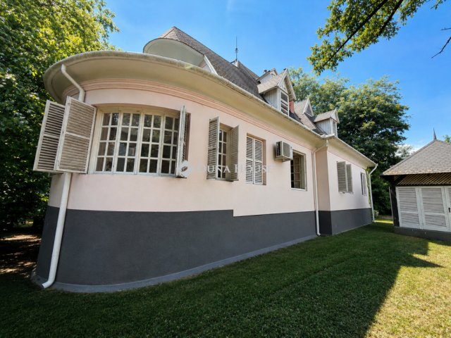 Eladó családi ház, Balatonalmádiban 289 M Ft, 7 szobás