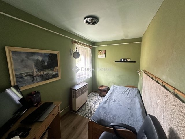 Eladó ikerház, Pécsett 75 M Ft, 3 szobás / költözzbe.hu