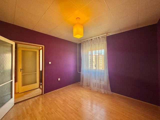 Eladó panellakás, Pécsett 39.9 M Ft, 2 szobás