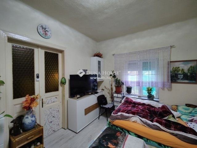 Eladó családi ház, Vecsésen 49.5 M Ft, 2 szobás