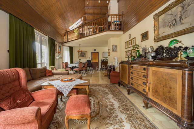 Eladó téglalakás, Dunakeszin 139.9 M Ft, 7 szobás