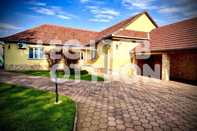 Eladó családi ház, Cegléden 105 M Ft, 5 szobás