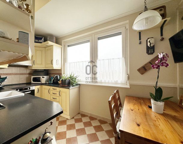 Eladó panellakás, Budapesten, XXI. kerületben, Rakéta utcában