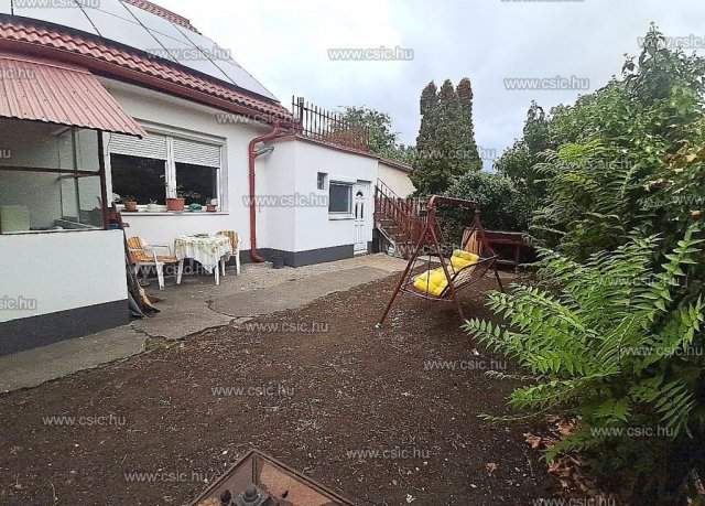 Eladó családi ház, Budapesten, XV. kerületben 87.5 M Ft