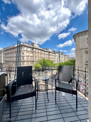 Eladó téglalakás, Budapesten, VI. kerületben 161.7 M Ft