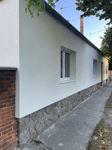 Eladó téglalakás, Pécsett 89.9 M Ft, 4 szobás